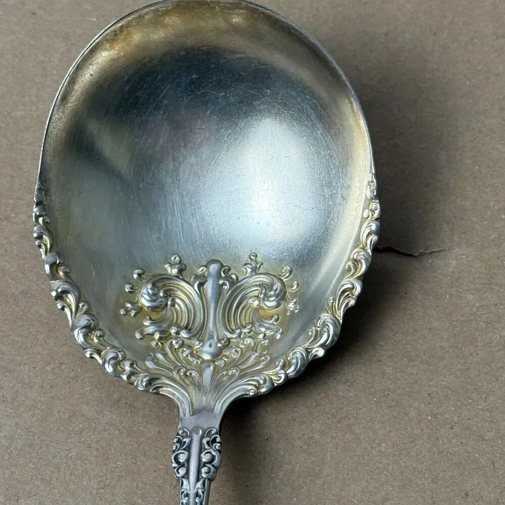 1847 Rogers Bros Antique Avon Berry Serving‎ Spoon Silverplate A1 Gold Wash 1906
